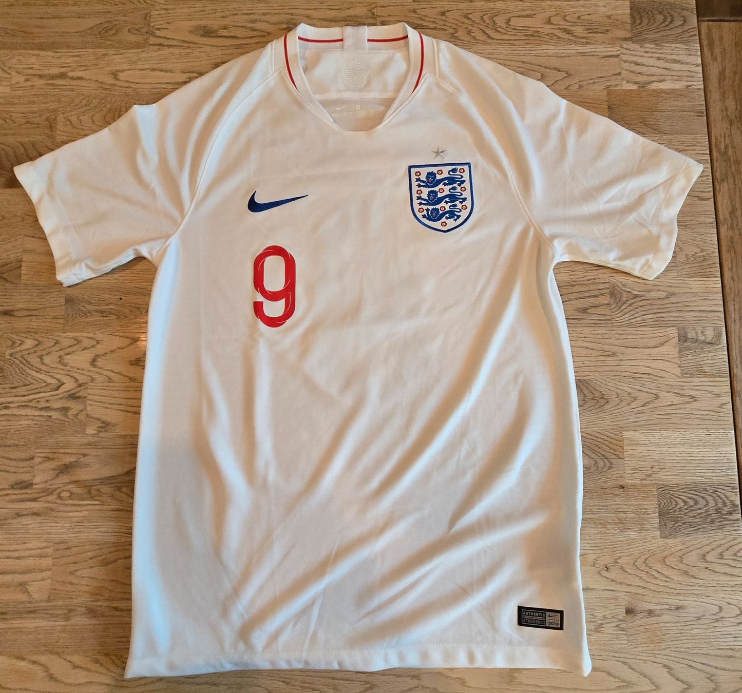 Nike Canottiere & Pantaloni: England | Kane | 2018/19 | Super Zustand – Usato da Zollbrück venduto da MiKron 1
