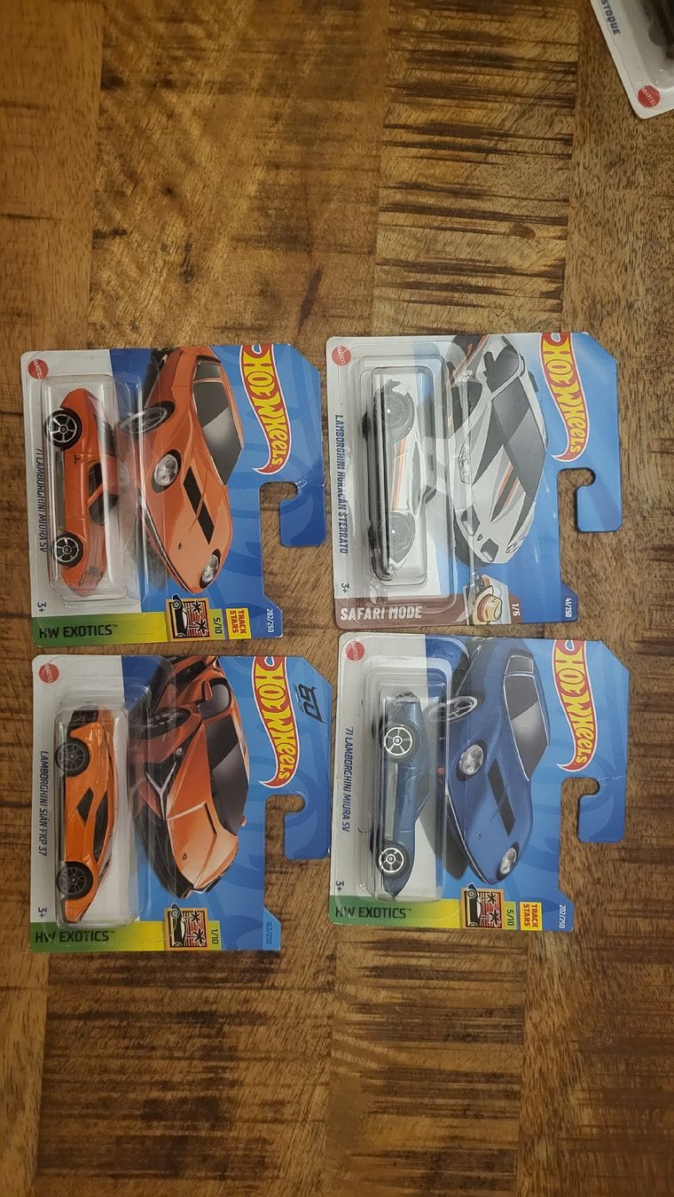Hot Wheels Voitures modèles: Hot Wheels  4er Set Lamborghini neu – Neuf avec emballage d'origine à Jona par mjo_f5t2