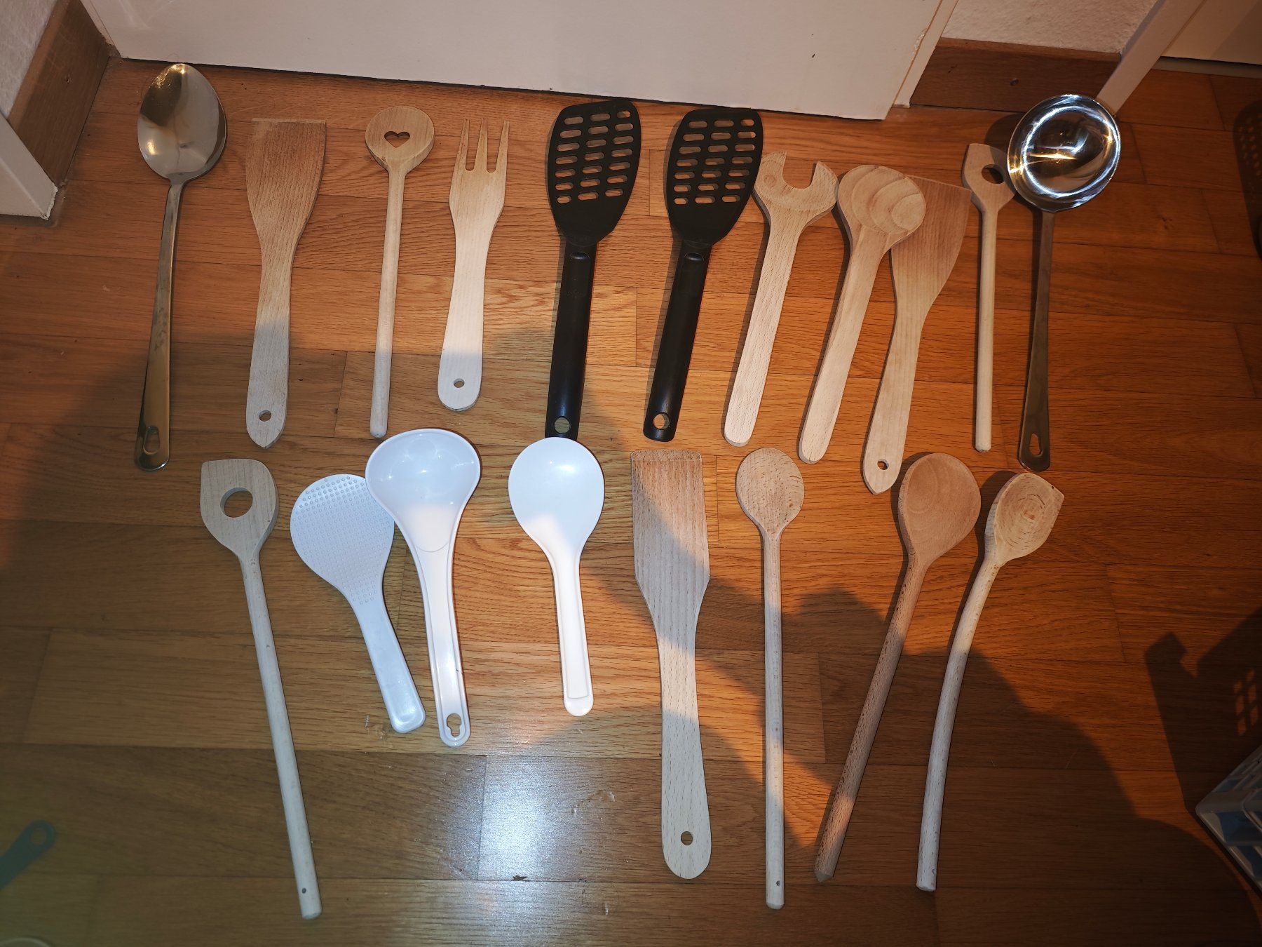 Geschirrsets: Küchen geschirr set – Gebraucht aus Bonstetten von lin_fy7n 8