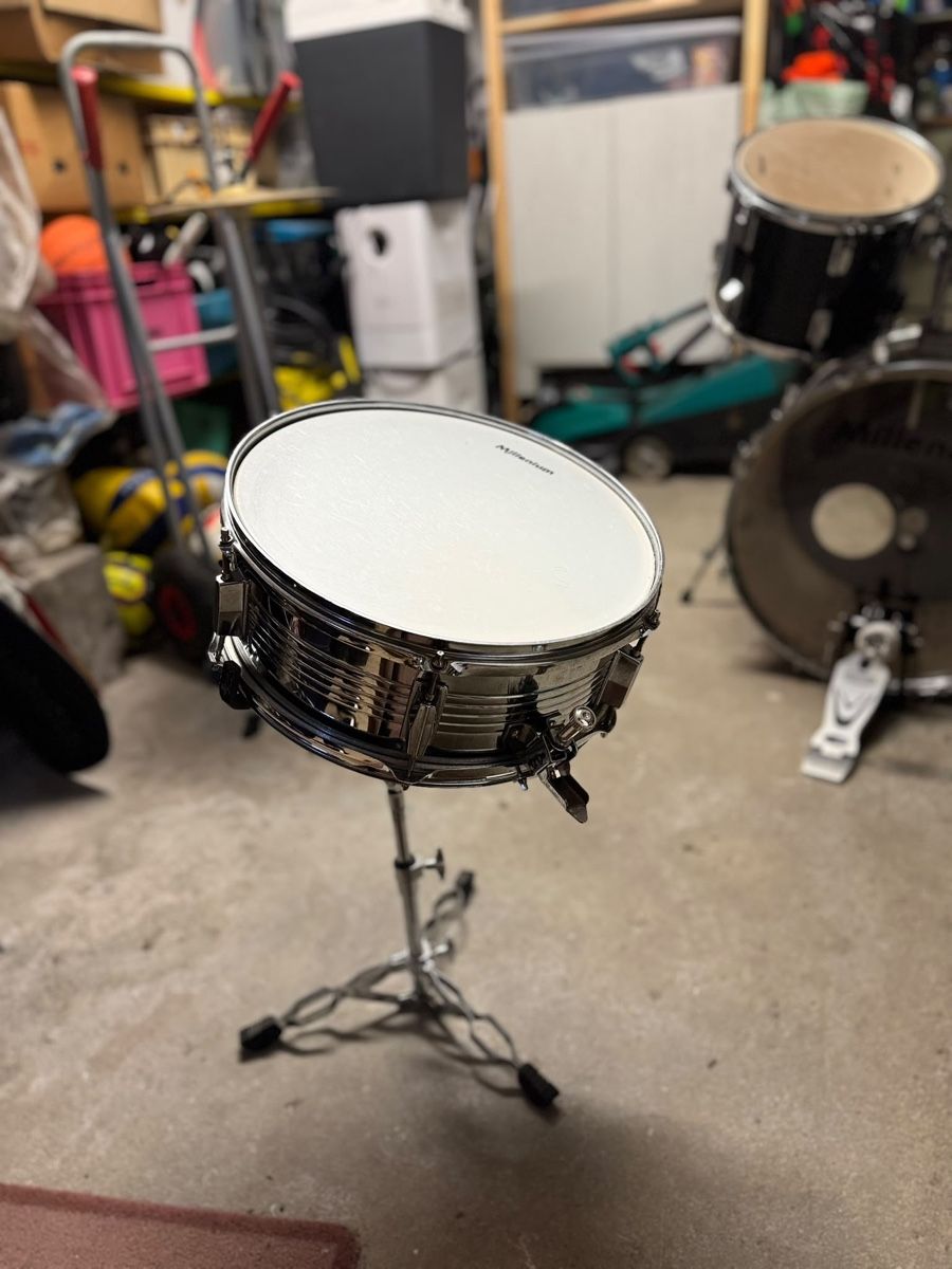 Strumenti musicali: Schlagzeug Millenium schwarz mit Hardware gebrauchter Zustan – Usato da Winterthur venduto da strawberry14 5