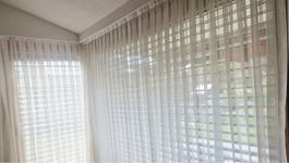 Schöne, weisse Vorhänge, lichtdurchlässig, neuwertig!