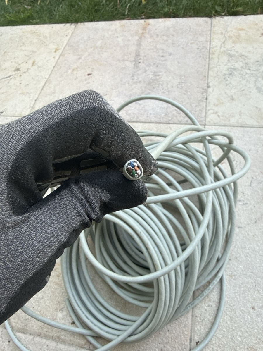 Kabel: Cat6a network cable. Length unknown – Gebraucht aus Celigny von AziwA 1