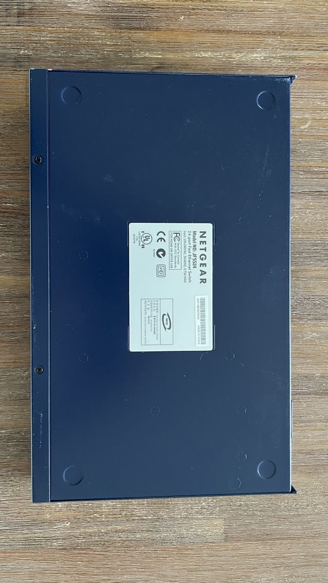 Netgear Hub & Switch: Netgear Switch 24 Port – Usato da Hoeri venduto da negoziation 3