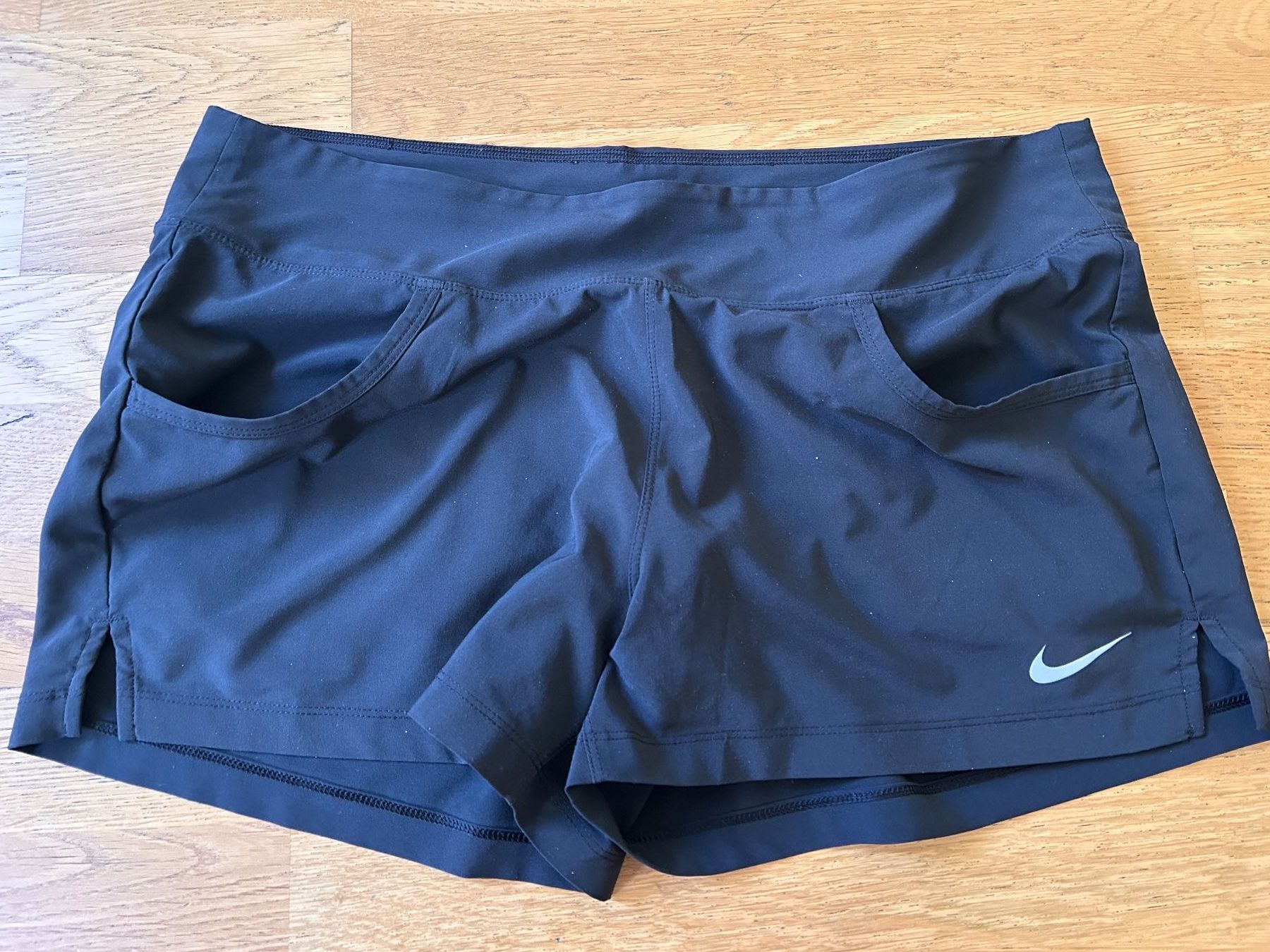 Nike Pantaloni: Nike Laufshorts DRI-FIT Gr. M – Usato da Zürich venduto da jules0511 3