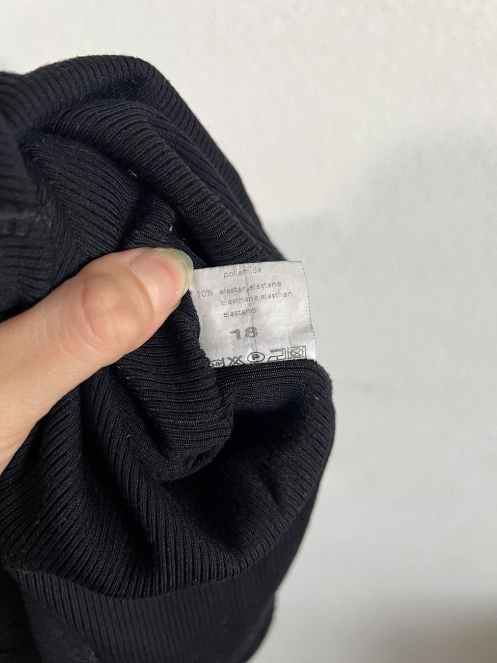 Brandy Melville Top: Brandy Melville langarm Body – Usato da Tagelswangen venduto da SpicyChicken 8
