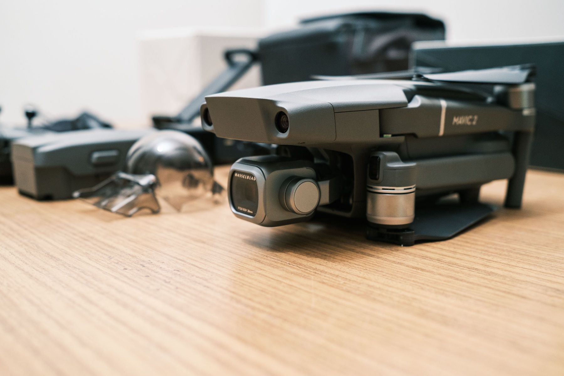 DJI Modellismo RC: DJI Mavic 2 Pro mit Fly More Kit, 2 Akkus & Tablet-Halterung – Usato da Luzern venduto da PawelS 2