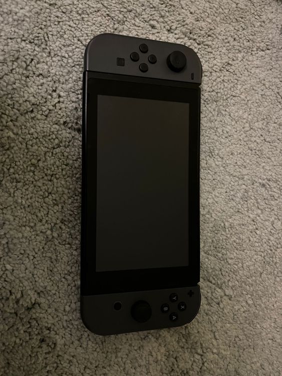 Nintendo Switch V1 Gray & Pro Controller🎮! (Gebraucht) in Wiesendangen ...
