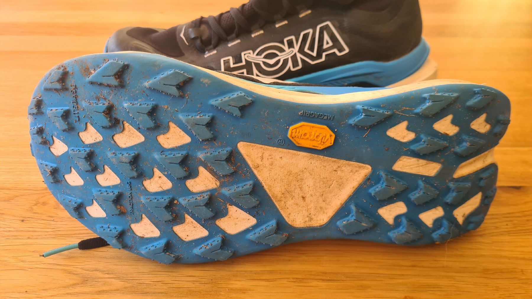 Hoka One One Scarpe da uomo: Hoka Tecton X3, taille 44 – Nuovo (secondo la descrizione) da Corbeyrier venduto da hel_t5mq 4