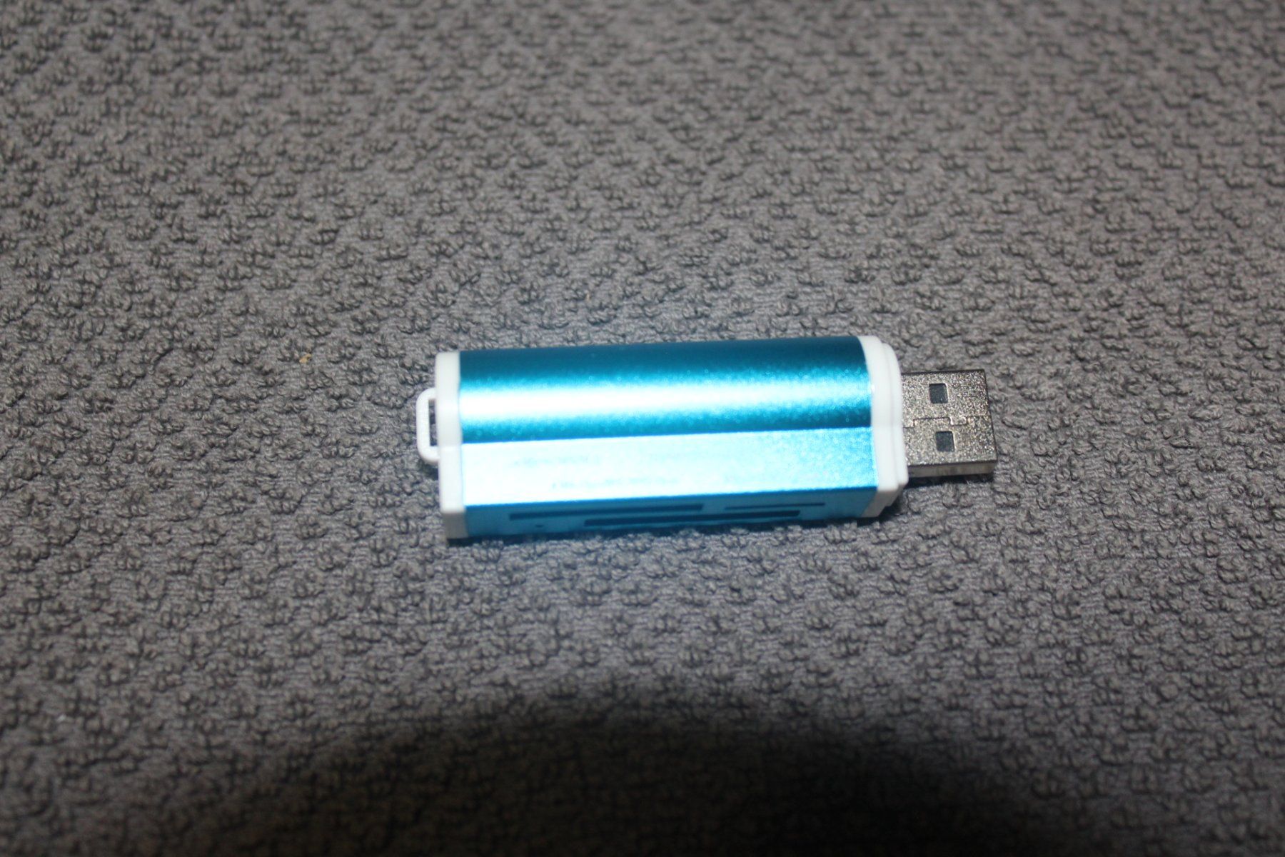 Lecteurs de cartes: USB Externer Flash Speicher karten leser – Neuf (Voir description) à Kirchdorf AG par suntory010