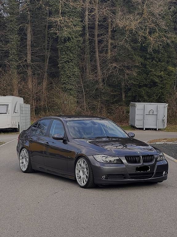 Autos: BMW 320i E90 – D'occasion à St. Erhard par Ali_Gator69