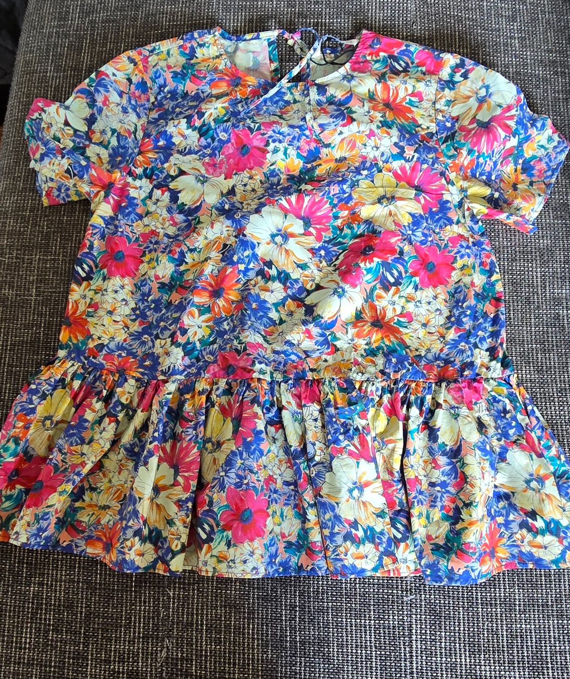 Blusen: Bluse Blumenmuster Grösse L neu – Gebraucht aus Möhlin von bea_gb97