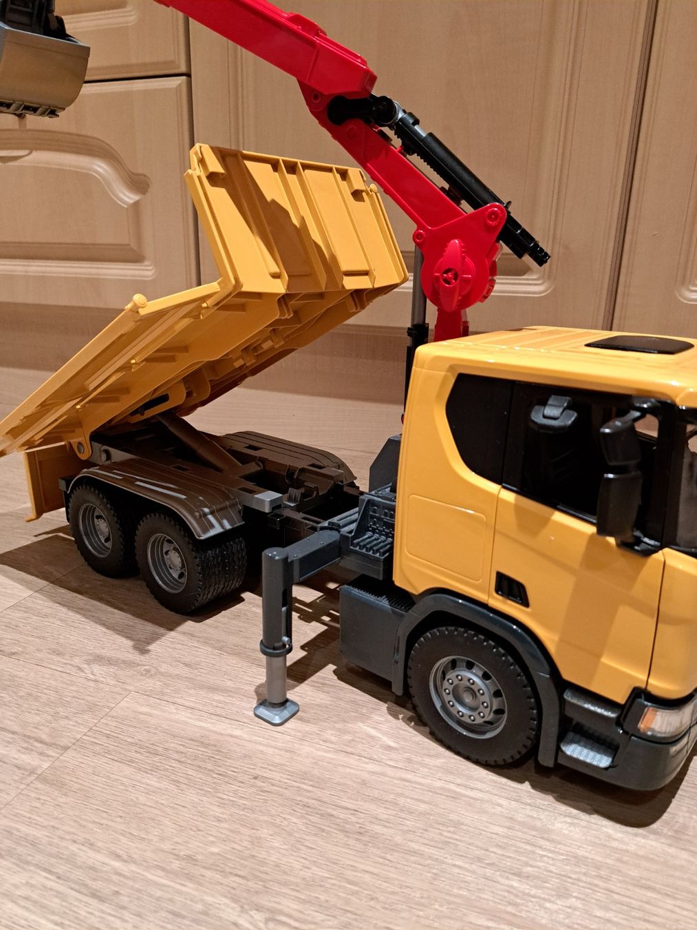 Bruder Jouets: Bruder Kran- Lastwagen – D'occasion à Matten(St.Stephan) par brocanteur86 3