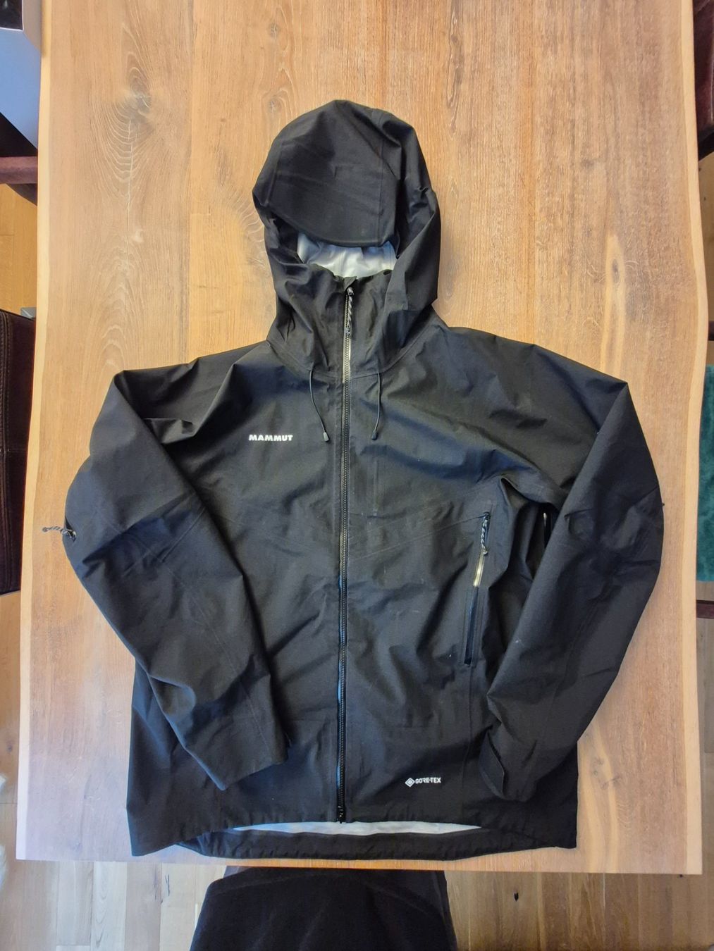 Mammut Jacken: MAMMUT Goretex Jacke schwarz 2XL – Gebraucht aus Herzogenbuchsee von Ro9999
