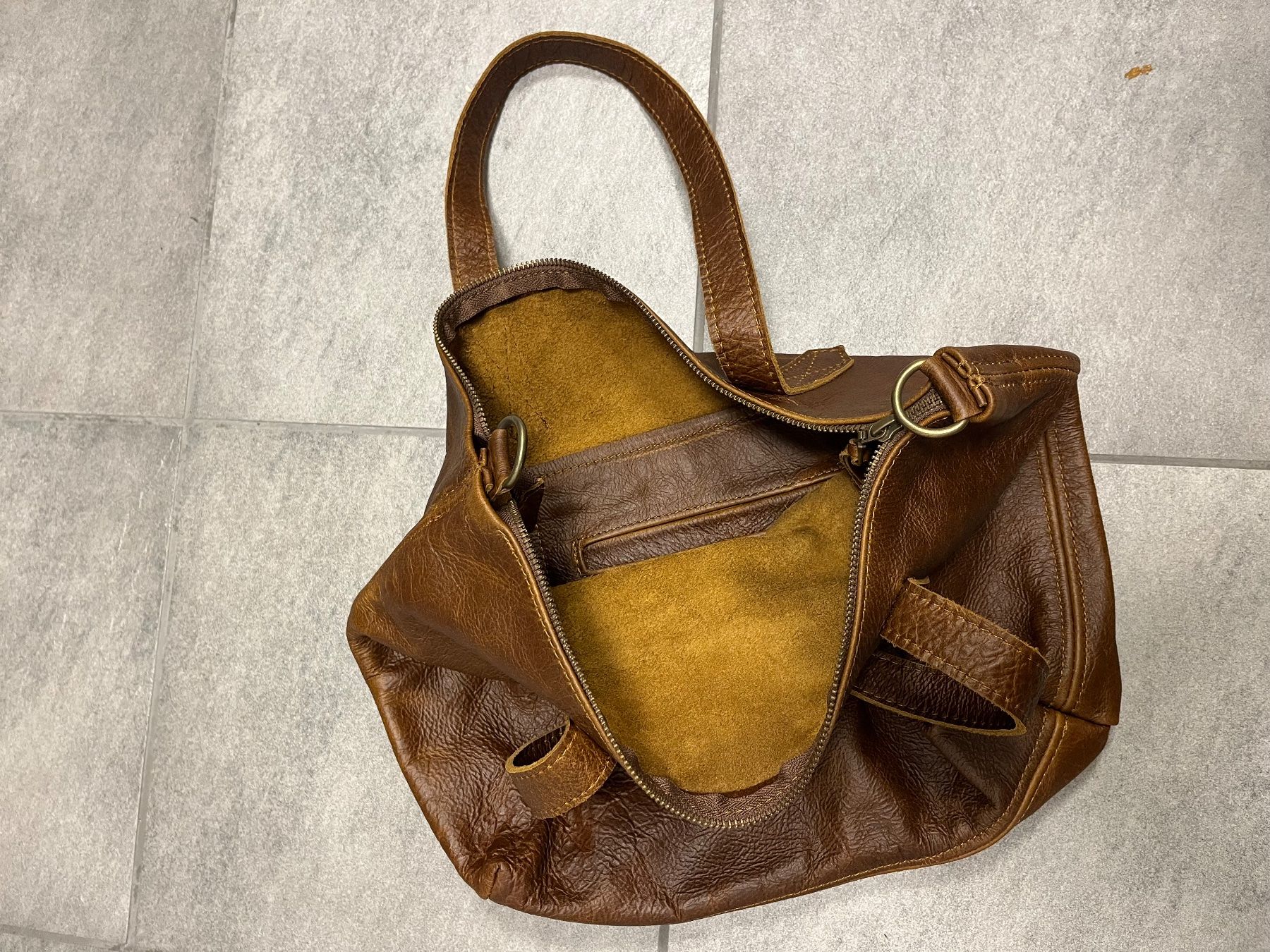 Taschen für Damen: Ledertasche braun – Gebraucht aus Fehraltorf von johabe77 1