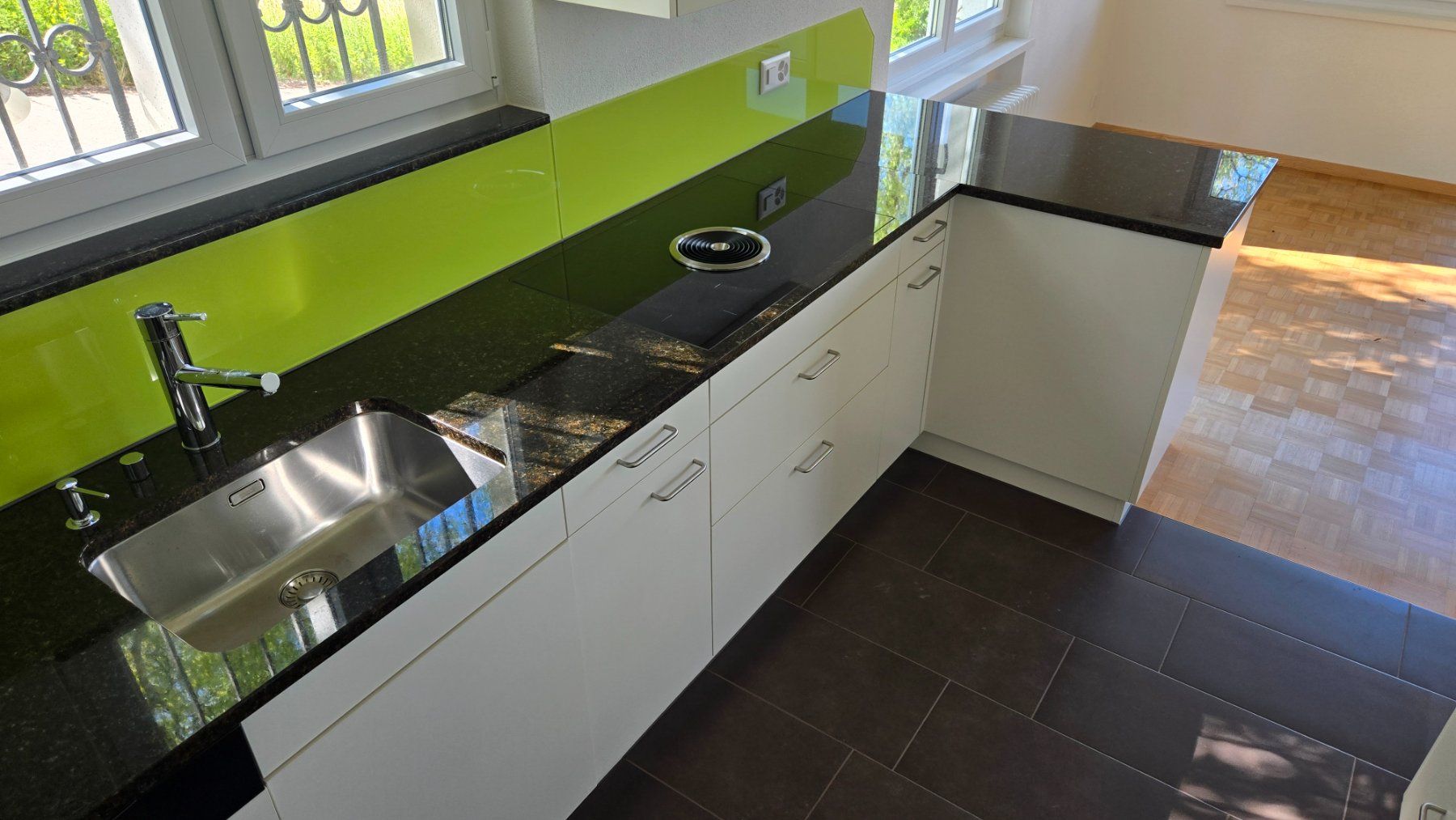 V-Zug Cucine complete: Einbauküche mit Geräte – Usato da Löhningen venduto da Racer78 5