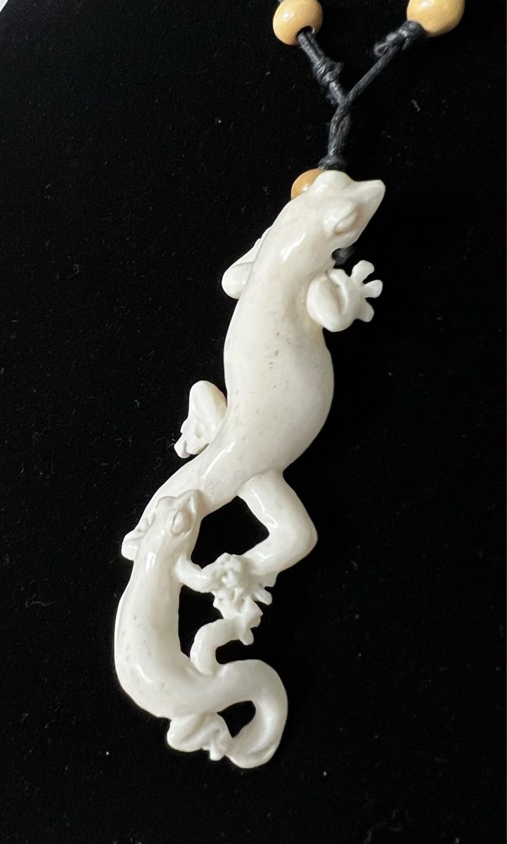 Catenine: Unique Hand-Carved Gecko Pendant Necklace Bone – Nuovo (secondo la descrizione) da Moehlin venduto da Balirain 8