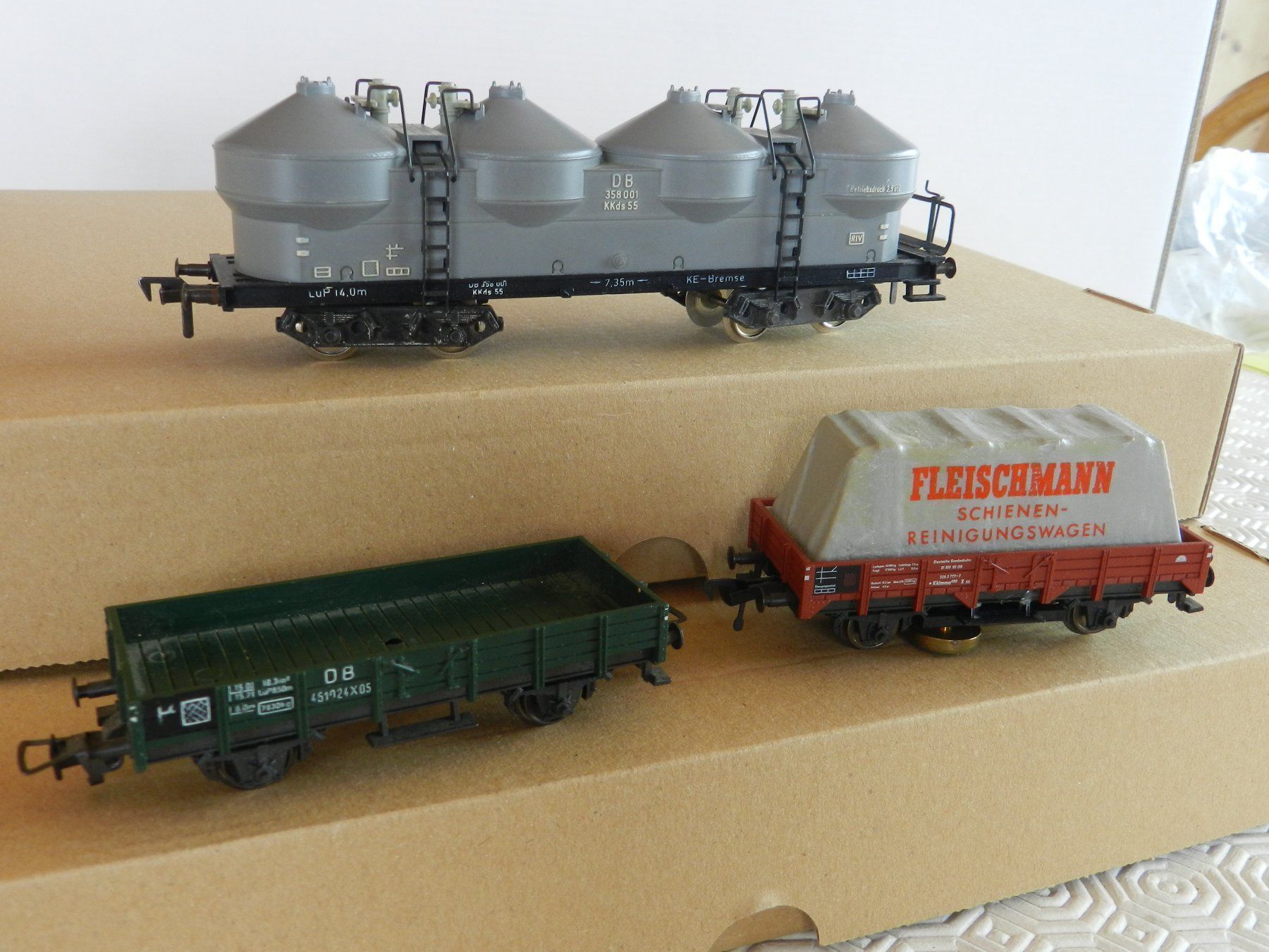 Fleischmann Modelleisenbahnen: H0 DC Fleischmann Güterwagen DB 3 St – Gebraucht aus Arzier-Le Muids von elocin83 2