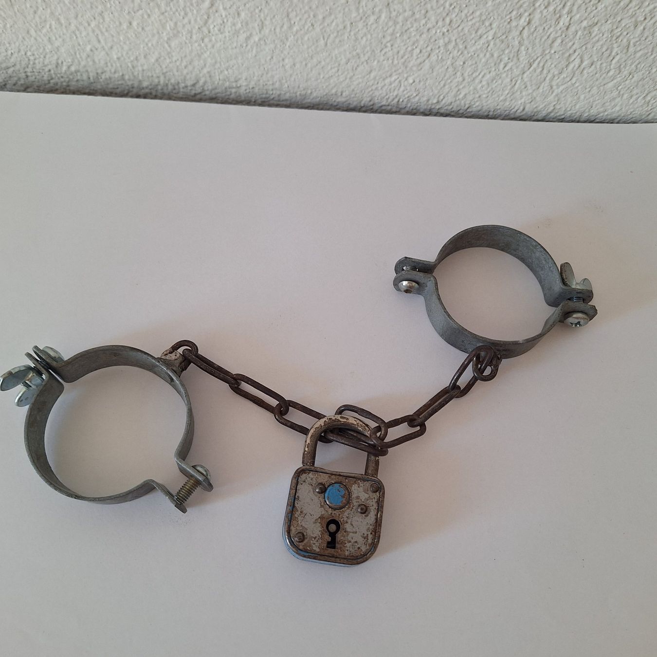 Altro per Eventi aziendali & Feste: Ältere Handschellen – Usato da Winterthur venduto da ric_rl7n 1