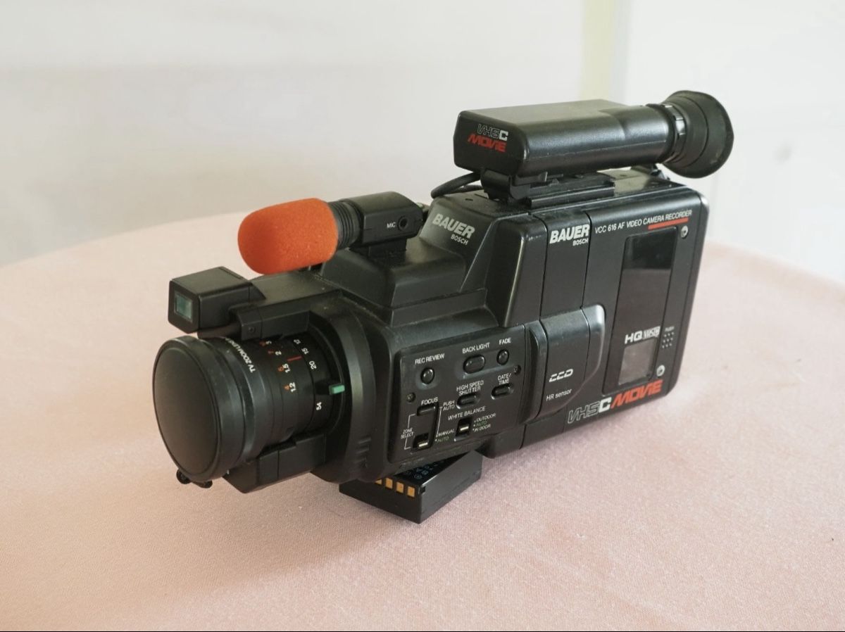 Bauer Videocamere: VHS-C camcorder mit Tasche – Difettoso da Zürich venduto da Program. 1