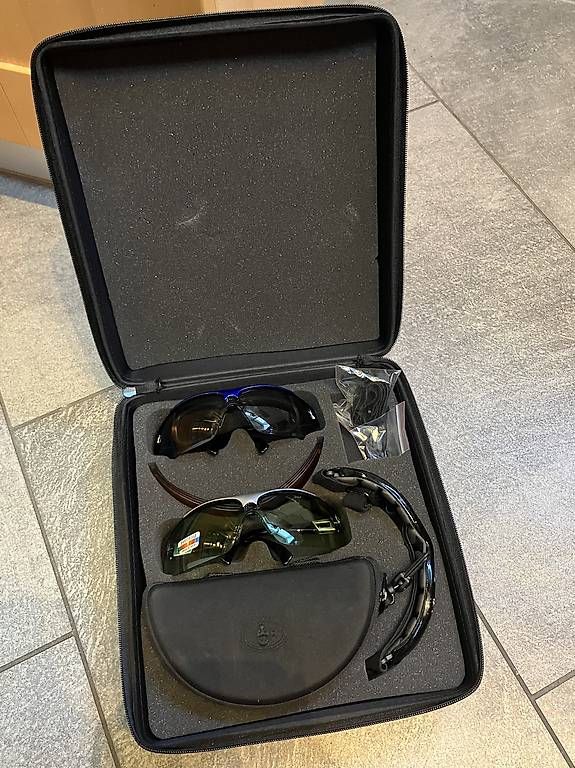 Lunettes & Verres: Set occhiali da sole sportivi  – D'occasion à Meride par Alain0.. 2