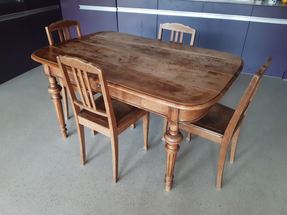 Antike Esstische Holz