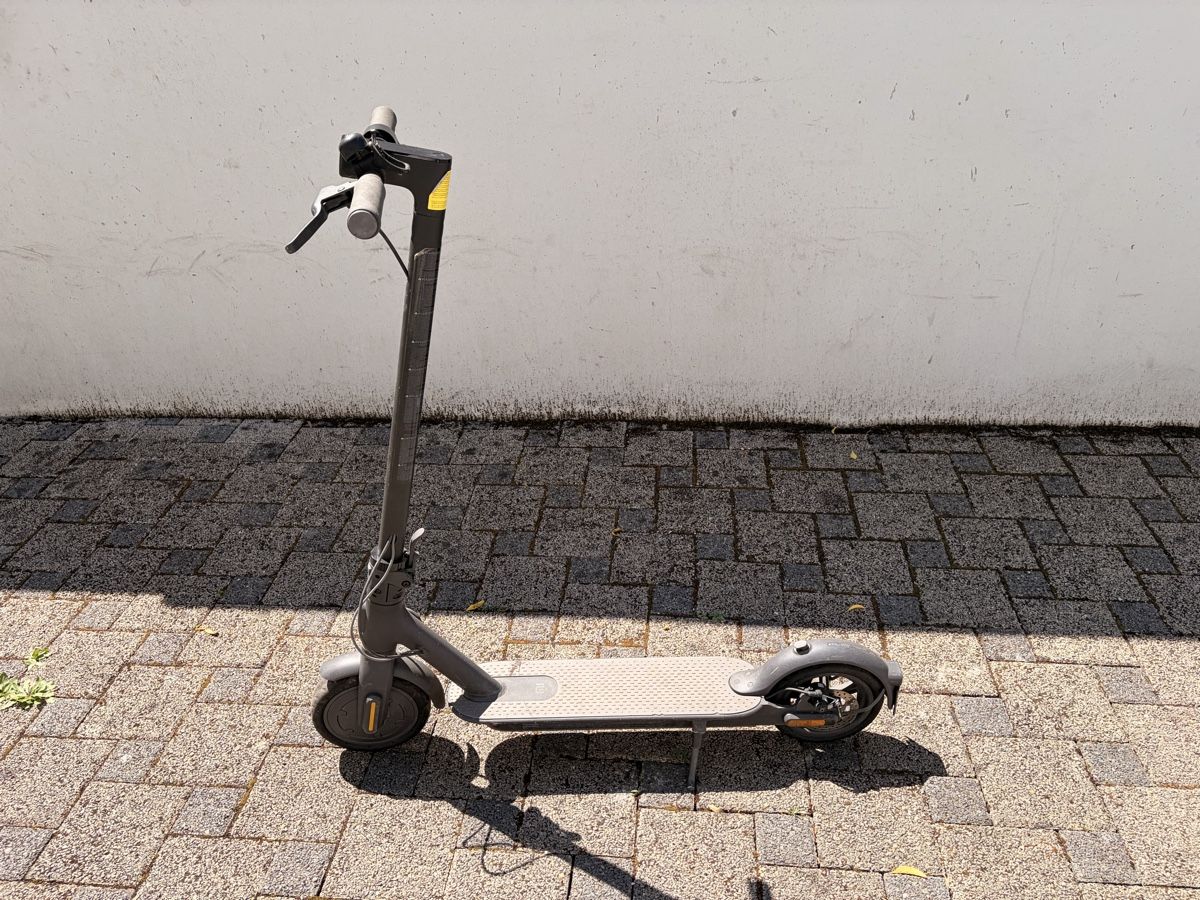 Xiaomi Kickboard: Xiaomi e scooter – Usato da Hausen AG venduto da 1lo
