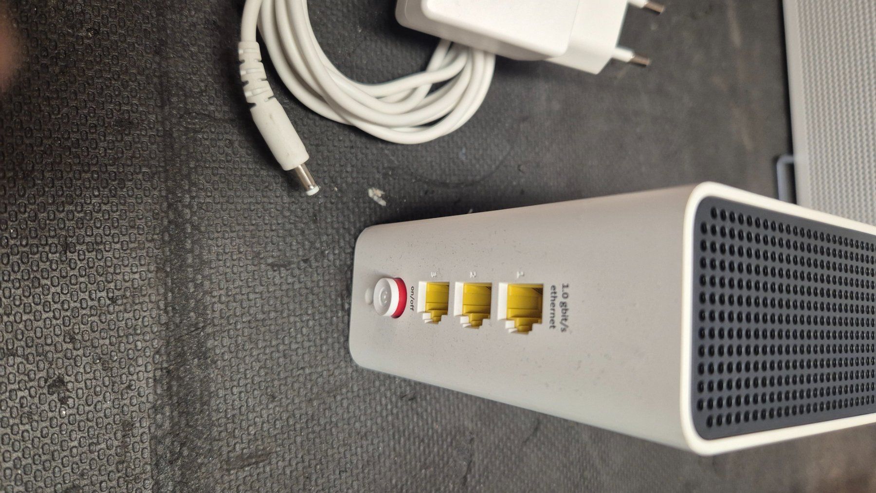 Swisscom Modem & Router: Kompl. Swisscom Internet Zubehör – Usato da Würenlos venduto da ghelfert 4