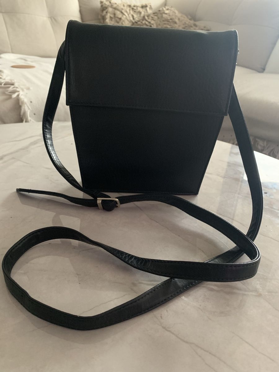 Taschen für Damen: Ledertasche klein dunkelblau – Gebraucht aus Einsiedeln von ver_sb5p 2
