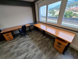 003 Eckbürotisch mit 2 Korpusse mit Bürostuhl