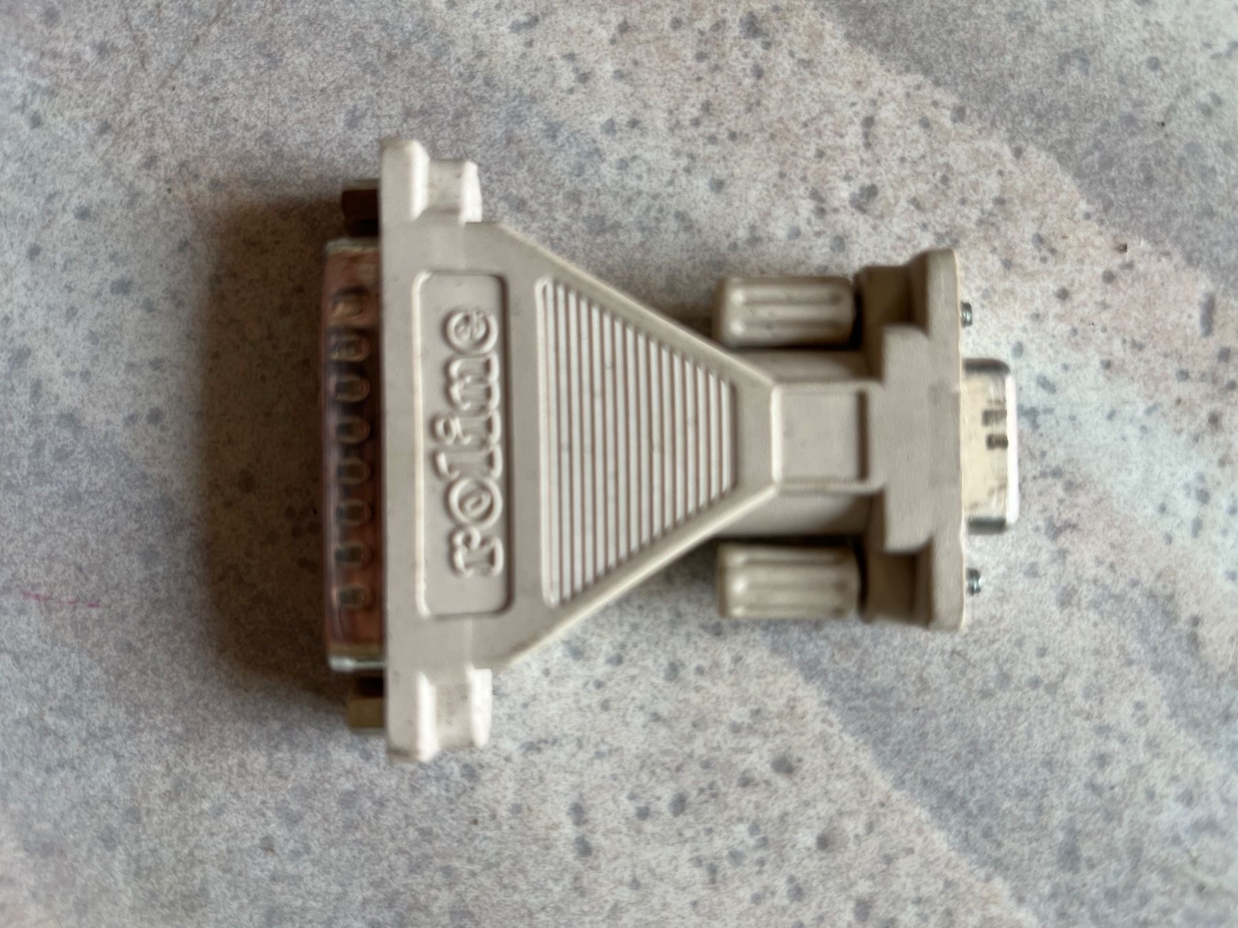 Laufwerke & Adapter: Adaptateur RS232 9 vers 25 Roline – Gebraucht aus Vernayaz von Darkfrost