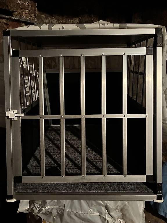 Gabbie, trasporto & Sicurezza: Vendo gabbia cane per auto – Usato da Arzo venduto da ele_7qdp
