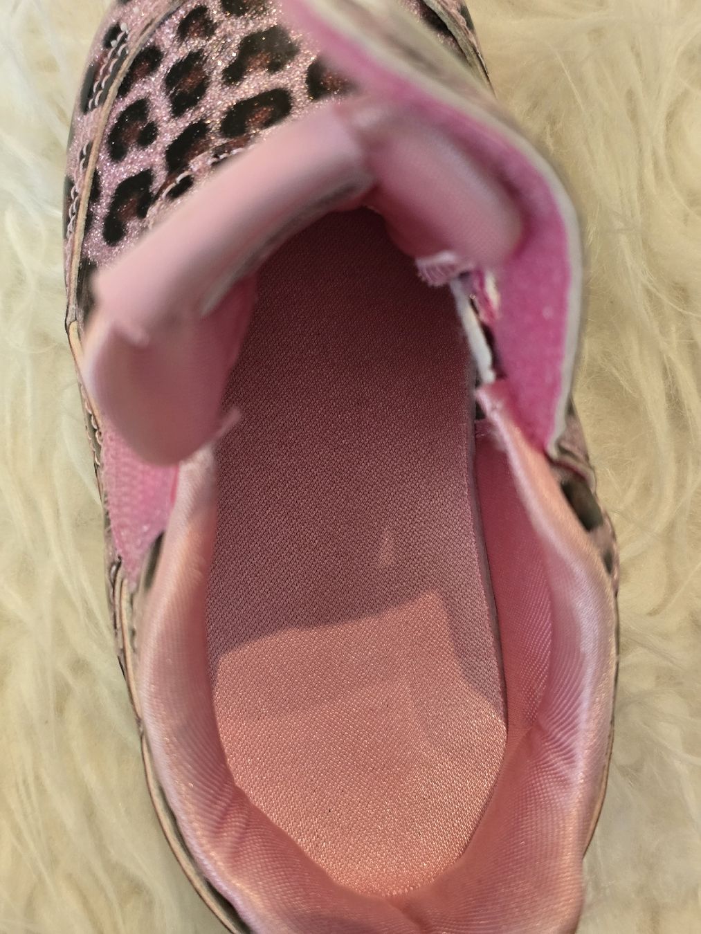 Scarpe per ragazze: Reebok Mädchen Turnschuhe, Gr. 23.5, Pink Leopard – Usato da Reinach BL venduto da snezhana 2