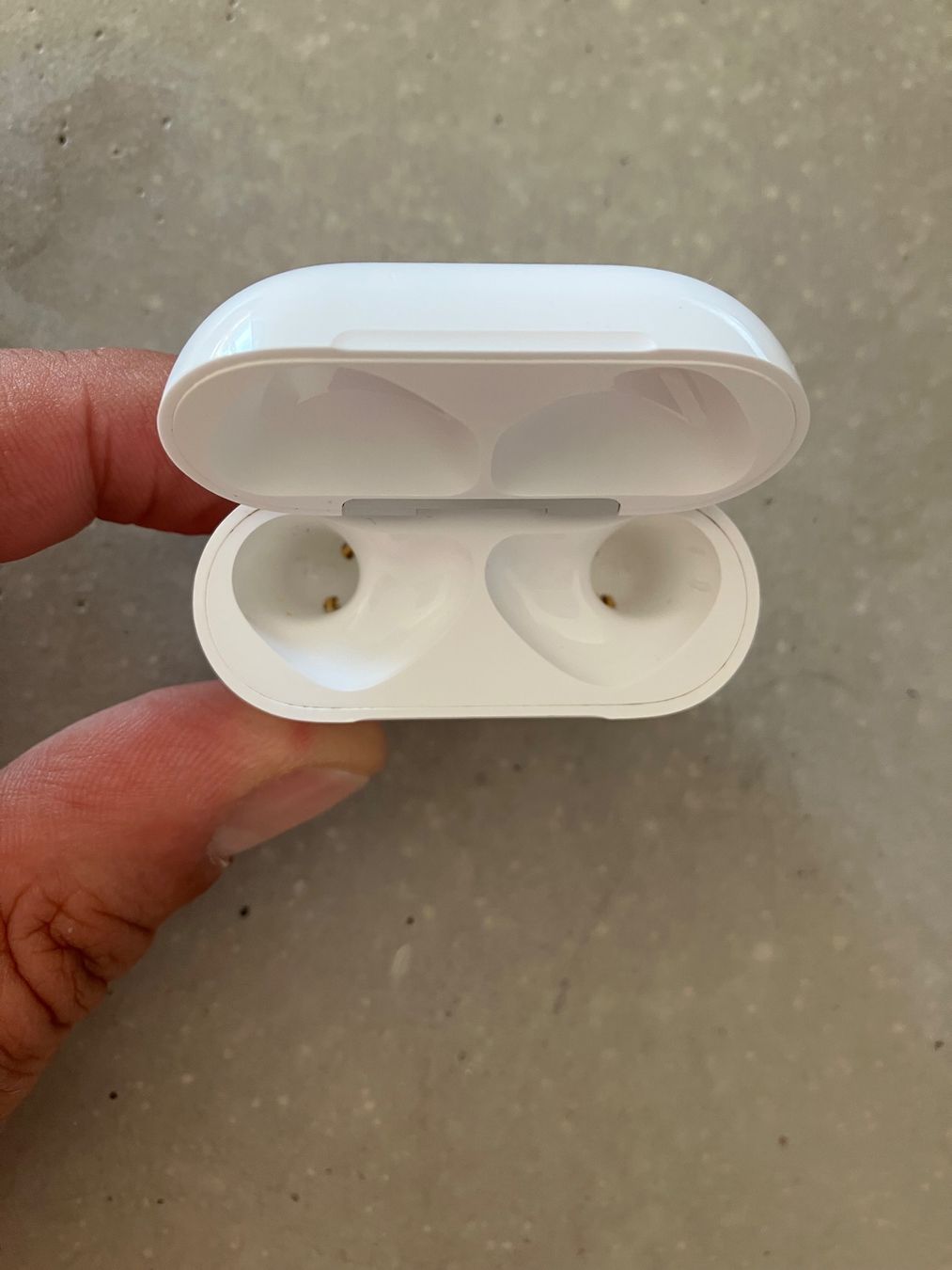 Apple Casques audio: APPLE AIRPODS 4 CASE ANC – D'occasion à Lausanne par mr.v 3