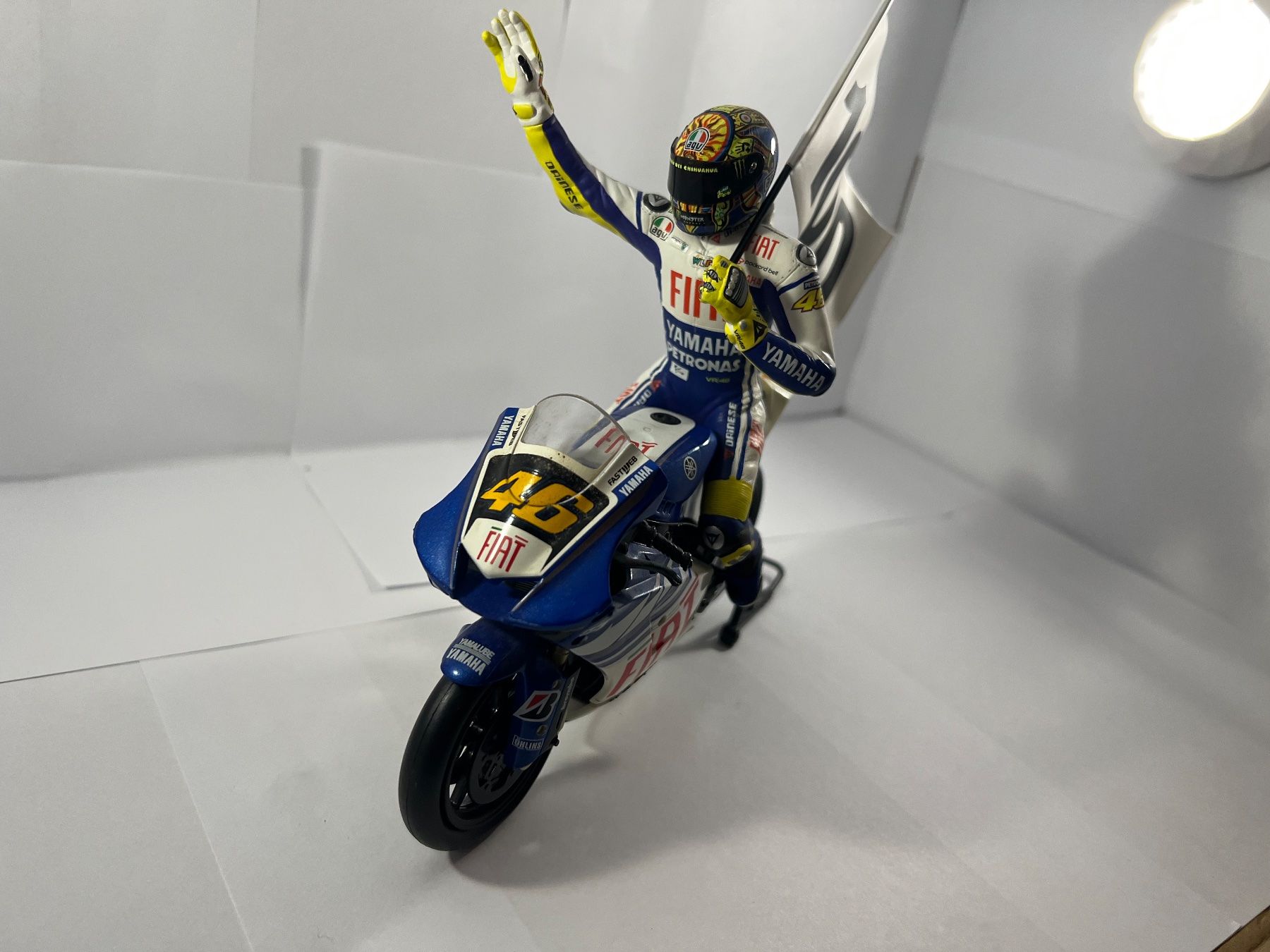 Minichamps Kit di modellismo & Modellini statici: Valentino Rossi Lot 10 – Usato da Sergey venduto da Mascotte00 1