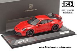 PORSCHE 911 (992) GT3 2021 indischrot 1:43 von Minichamps