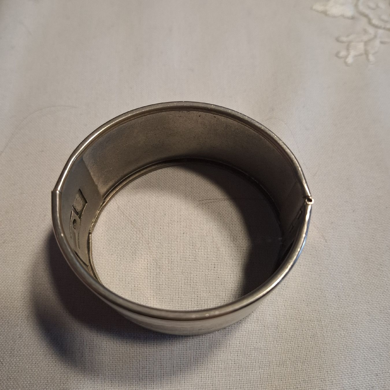 Bracciali & Braccialetti: Versilberter Armreif Umfang ca. 18cm – Usato da Nürensdorf venduto da DANG3REUX 1