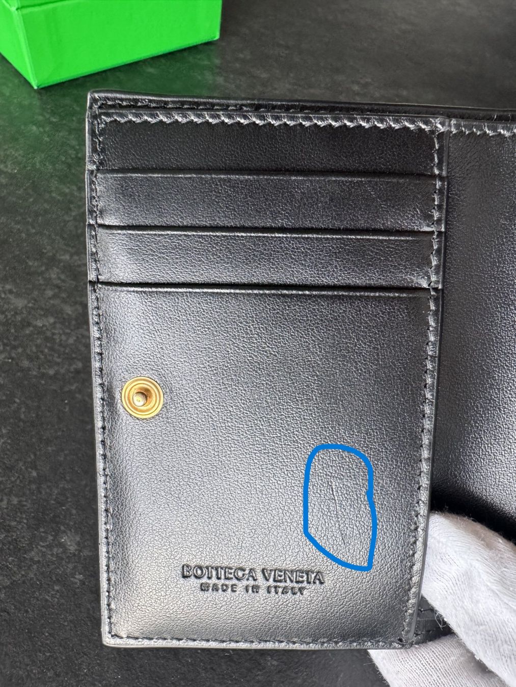 Bottega Veneta Portefeuilles: Bottega Veneta Small Bi-Fold Wallet – D'occasion à Kilchberg ZH par 753sunshine 8