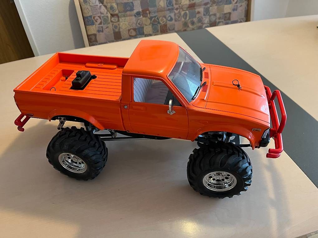 RC Modellbau: RC Modellauto 1:10 – Gebraucht aus Emmen von RiaRio 1