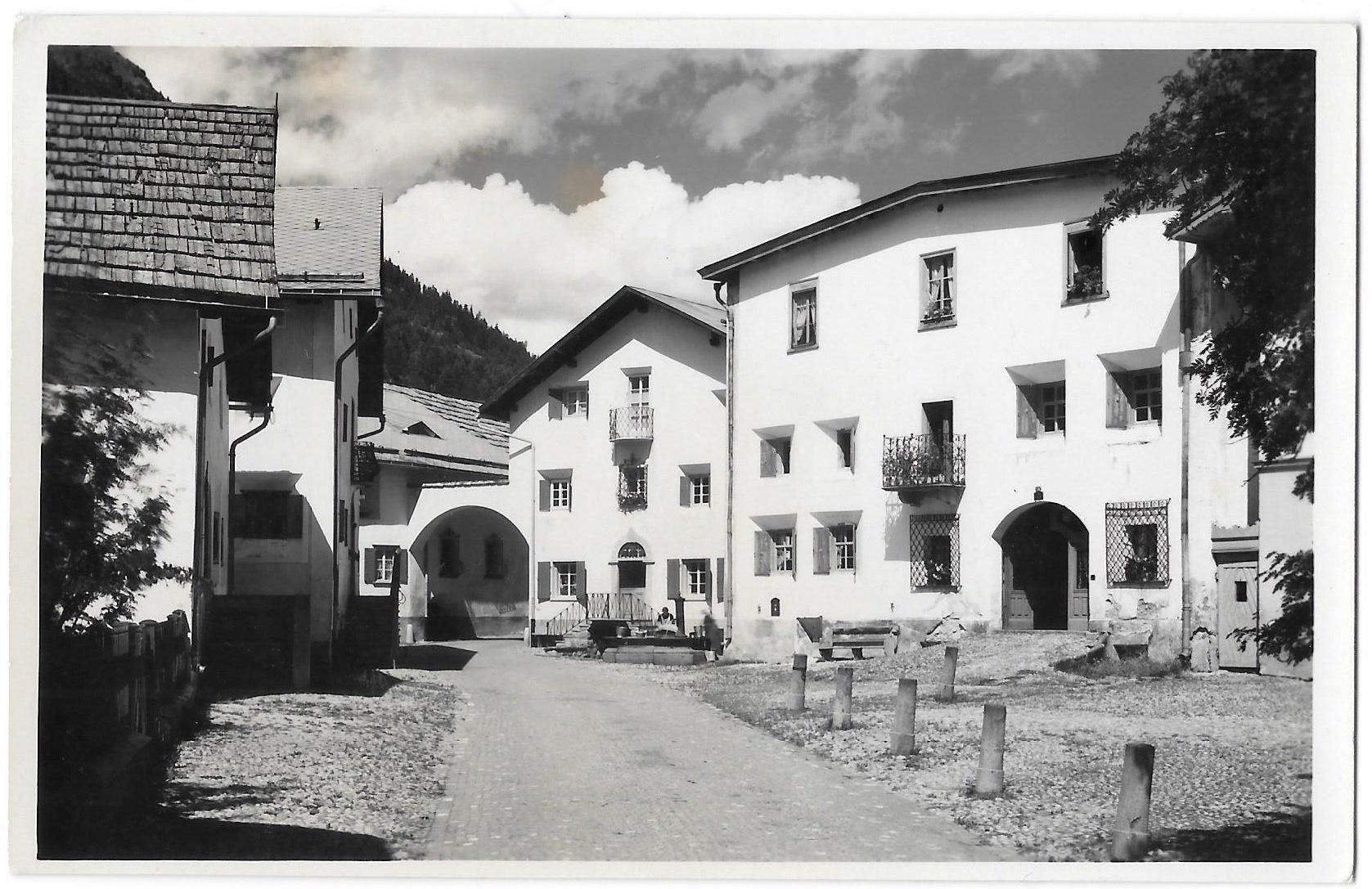 Cartes postales: Bever (Engadin) Strassenpartie – D'occasion à Olten par clotaldi