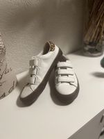 Baskets blanches enfant pointure 35 neuves