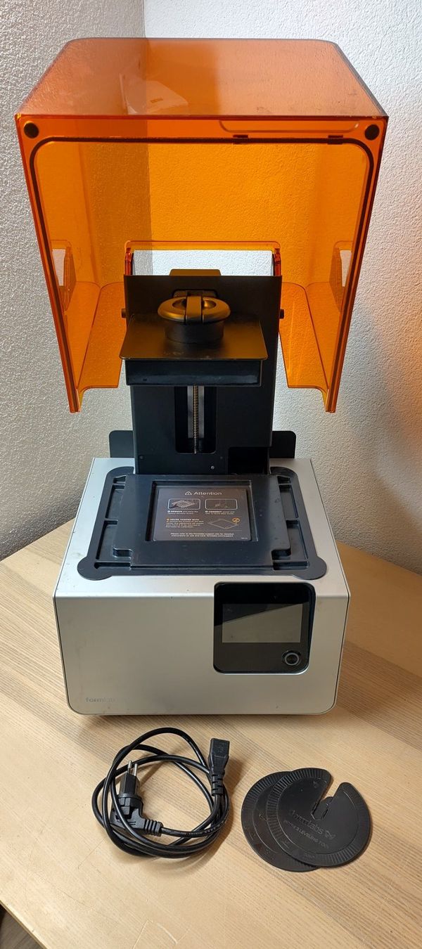 Formlabs Stampanti 3D: Formlabs Form 2 SLA 3D-Drucker – Usato da Affoltern am Albis venduto da SivincoGmbH