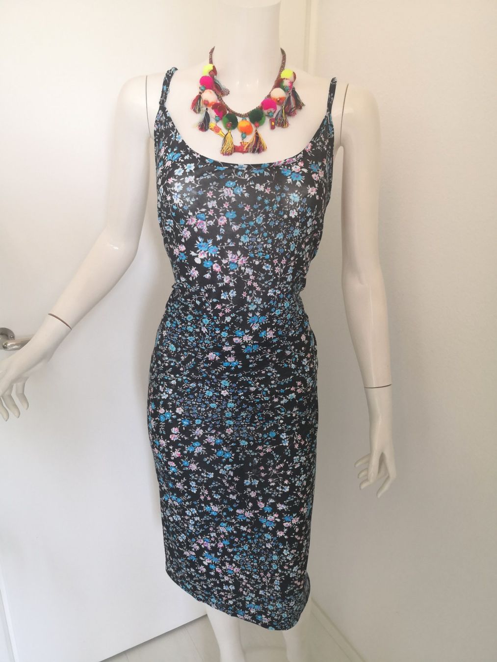 Vestiti: 🤩BOHO-CHIC KLEID SCHWARZ MIT BLUMENMUSTER – Usato da Olten venduto da Naja-Twins-Twins 1