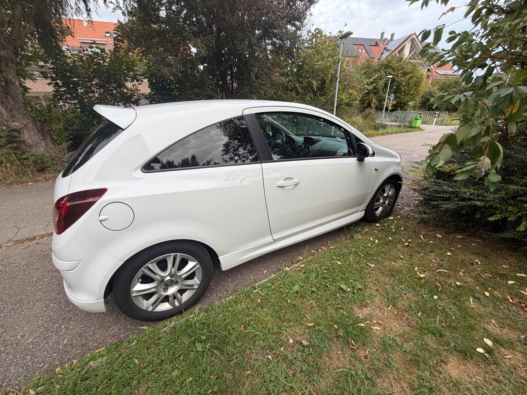 Opel Autos: Opel Corsa D 1.4 – D'occasion à Watt par jen_lt5z 3
