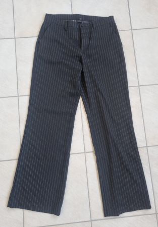 Damenhosen schwarz mit weissen Nadelstreifen Grösse 40