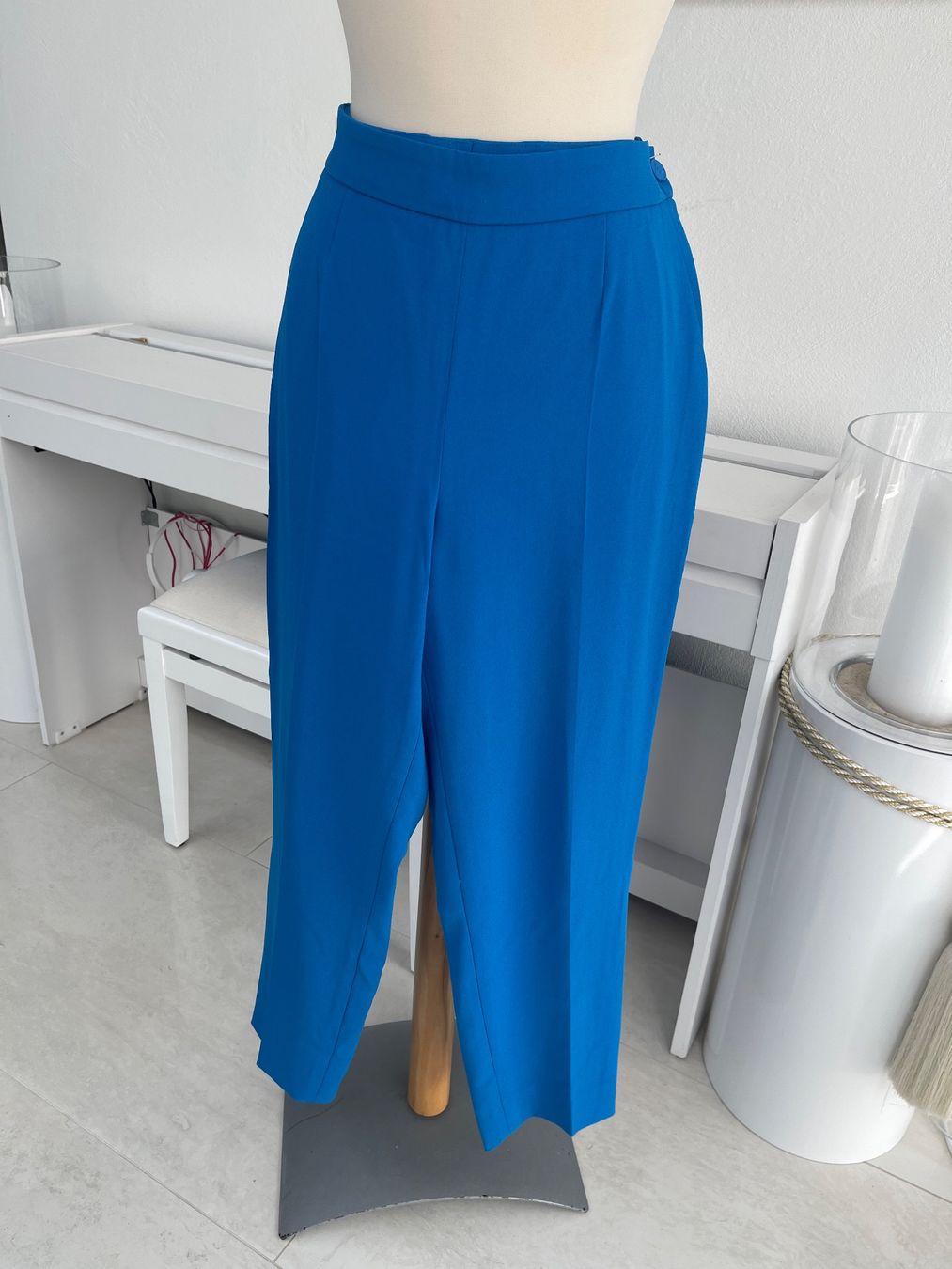 Escada Pantaloni: ESCADA Hose blau Grösse 40 Top Zustand – Nuovo (secondo la descrizione) da Weisslingen venduto da Spiegelbild0