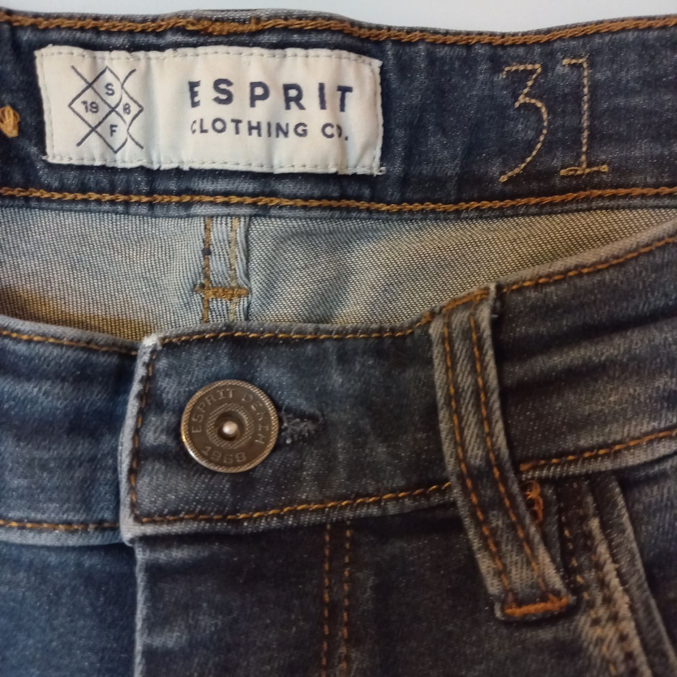 Esprit Jeans: Jeans Esprit Slim Fit taille 31  – Gebraucht aus Dompierre FR von fat_xth5 1