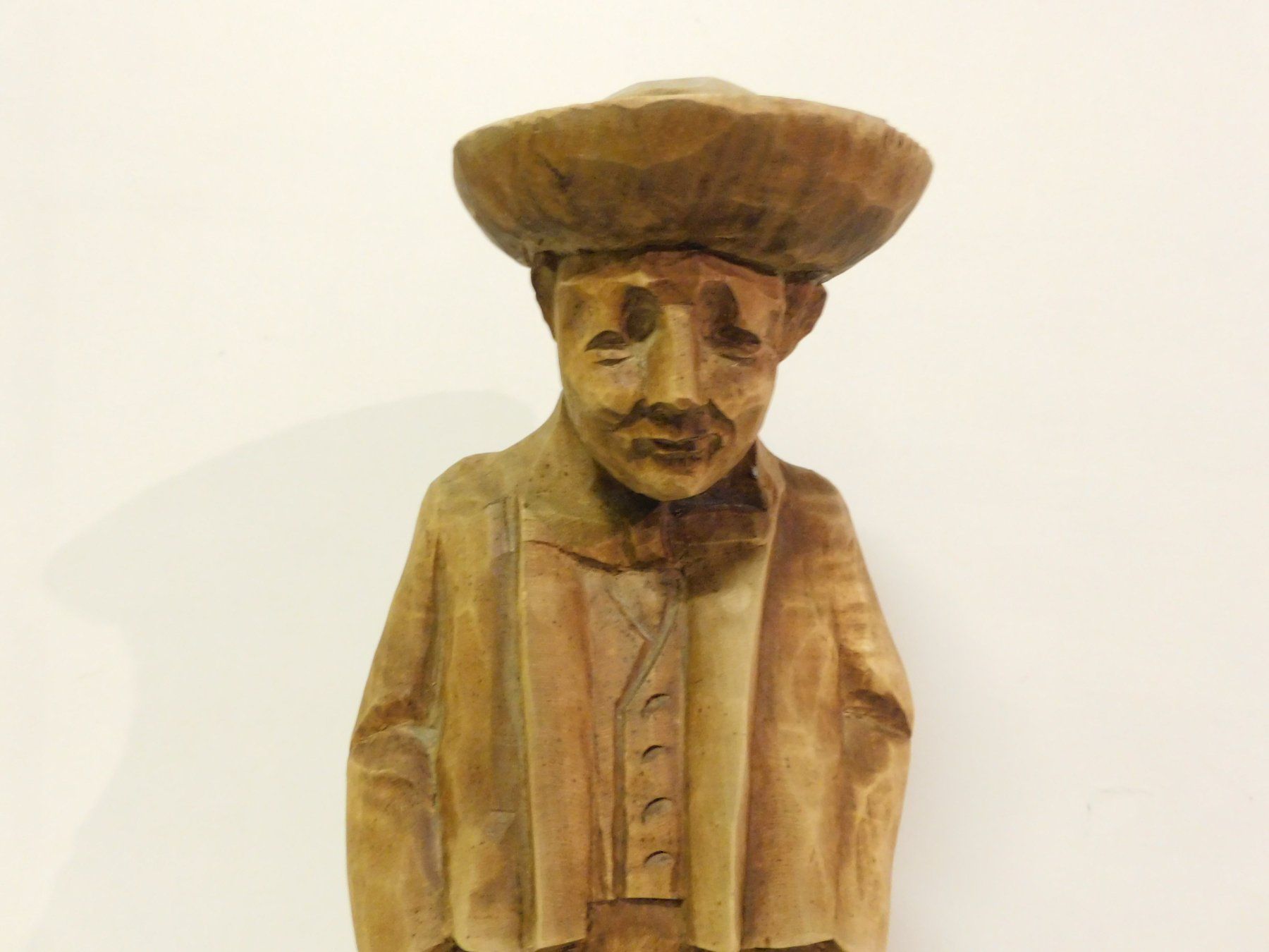 Sculture & Statue: Holzfigur Mann mit Hut, geschnitzt, Vintage – Usato da sursee venduto da trilli-tralli 1