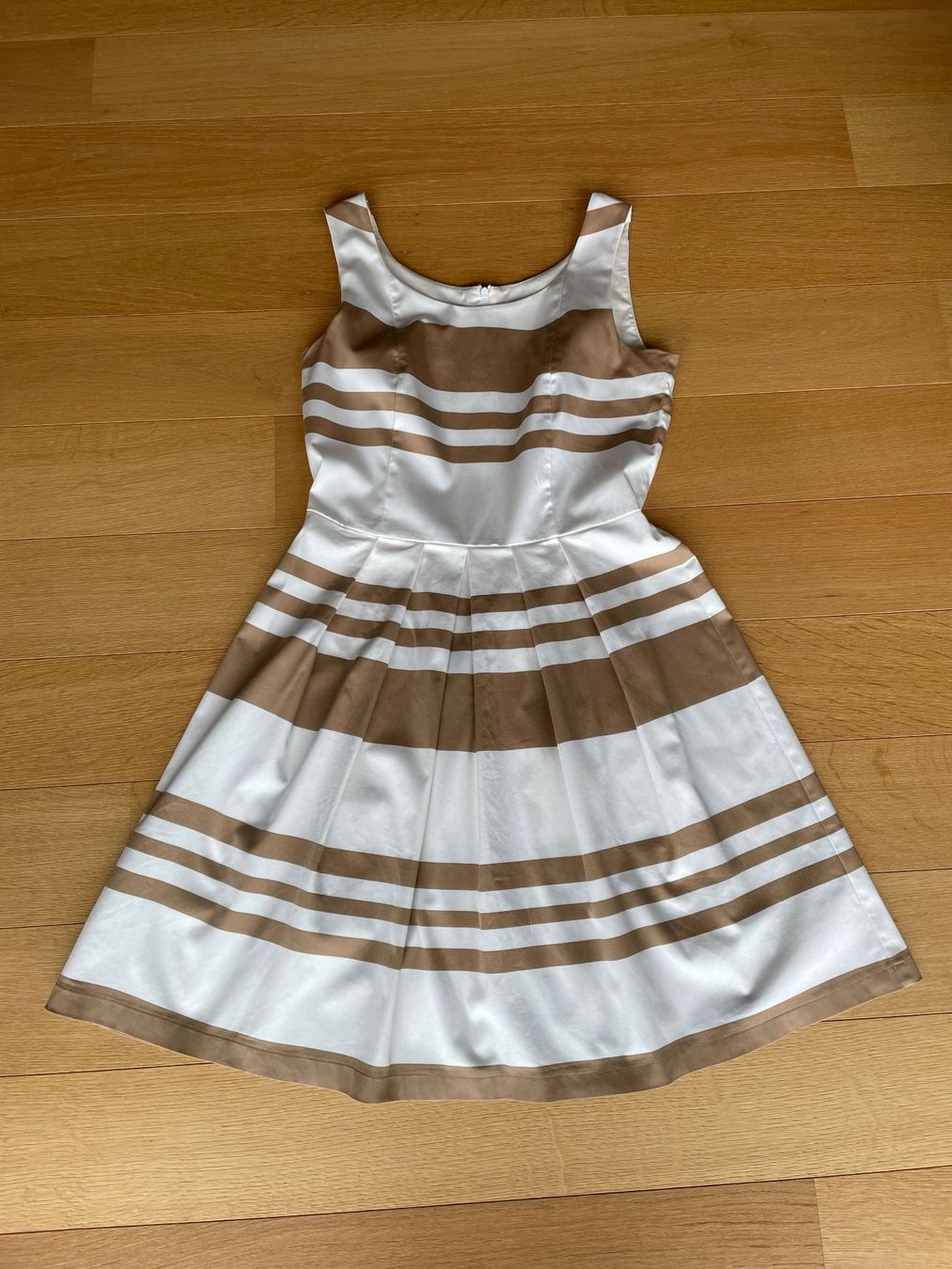 Kleider: Kleid – Gebraucht aus Weggis von Prinz49