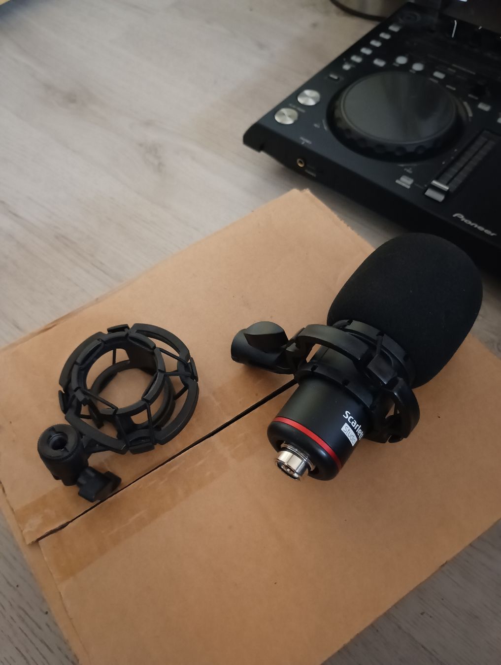 Microfoni: Focusrite Scarlett Studio Microphone acceptable – Nuovo (secondo la descrizione) da Dietikon venduto da isa_pz9m 1