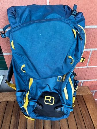 Verkaufe Ortovox Model Peak 35 Rucksack (hellblau/gelb)